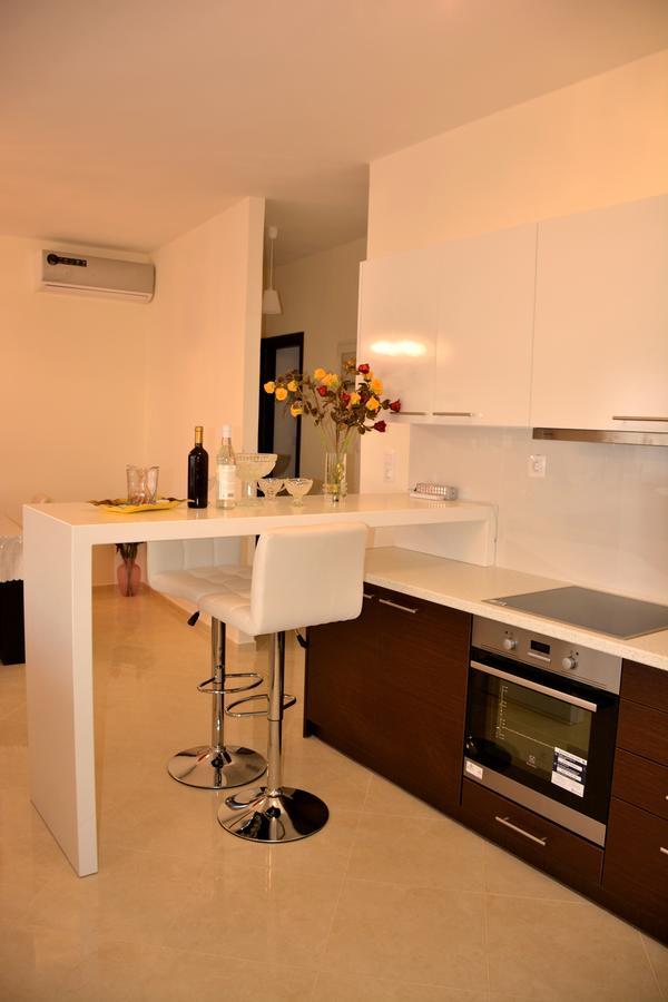 Luxury Suites In Stavromenos Szoba fotó